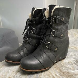 SOREL Joan Of Arctic Leather Wedge Mid Ankle Boots Black NL2173-001 Gorp
